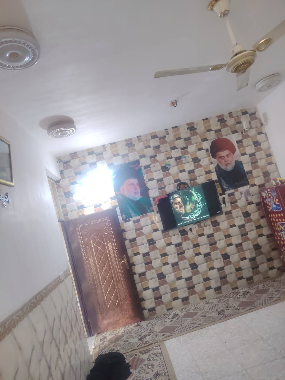 سلام عليكم بيت البيع 200متر
مقابيل شارع ستين كامل مكمل كاشي وسراميك شوارع مبلطه ومجاري وكهرباء وماي بي غرفتين وصاله وستقبال ومطبخ وغرفه فوك رقم الهاتف *********** السعر خاص ومو شراي لا يتصل
