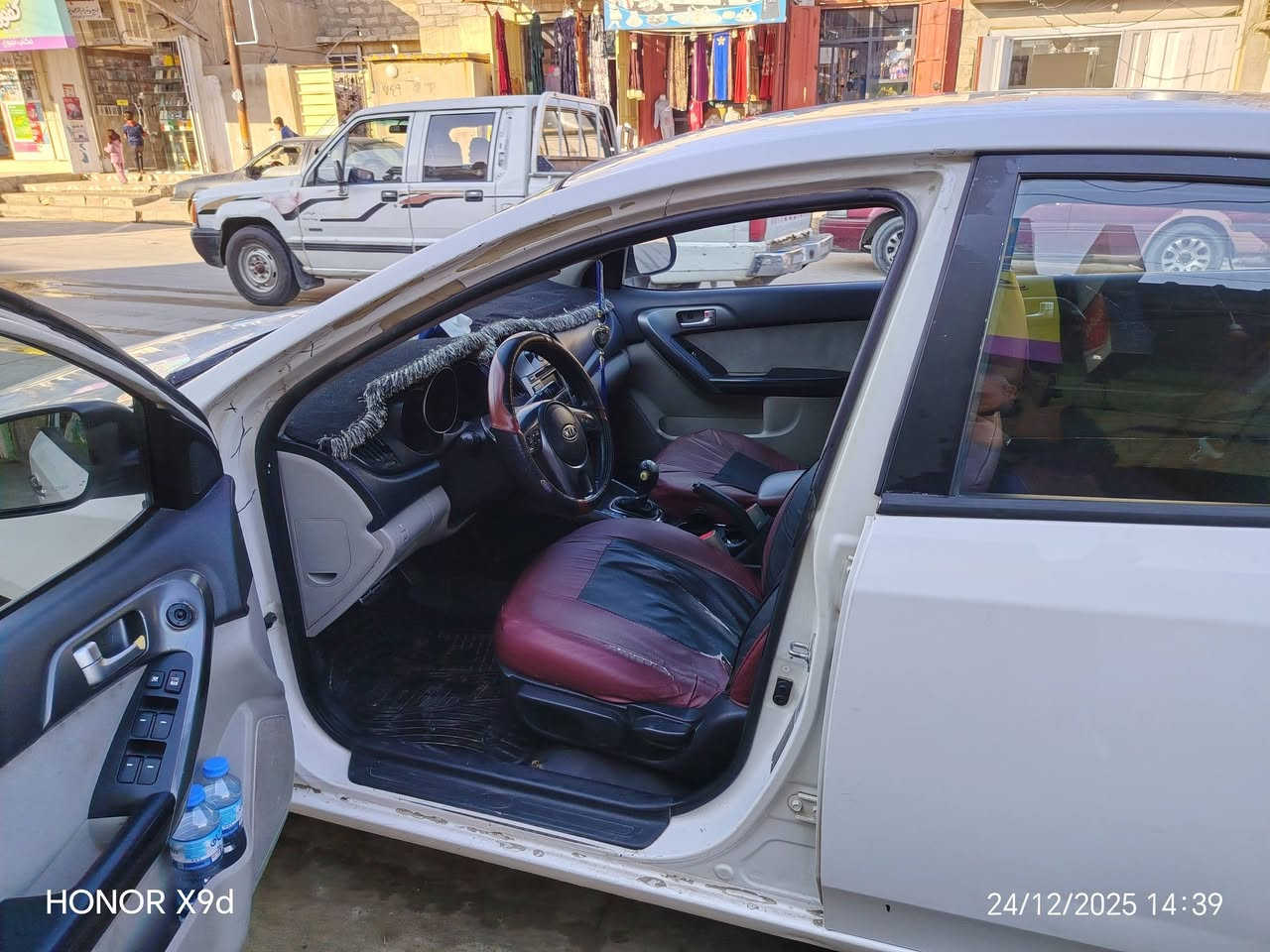 السلام عليكم
مكلف بالنشر 
سيراتو للبيع موديل ۲۰۱۲ محرك وكير شرط نظافه غرفتها نضيفه الصدر نضيف حساسات بيها تكمه من جهة السايق 
معا خمس قطع موجود السونار بالمنشور 
سنوية تنتهي 6/2026
السعر 85 وبيها مجال
للاستفسار الاتصال علي *********** 
موصل الايمن حي النهروان شارع 20
