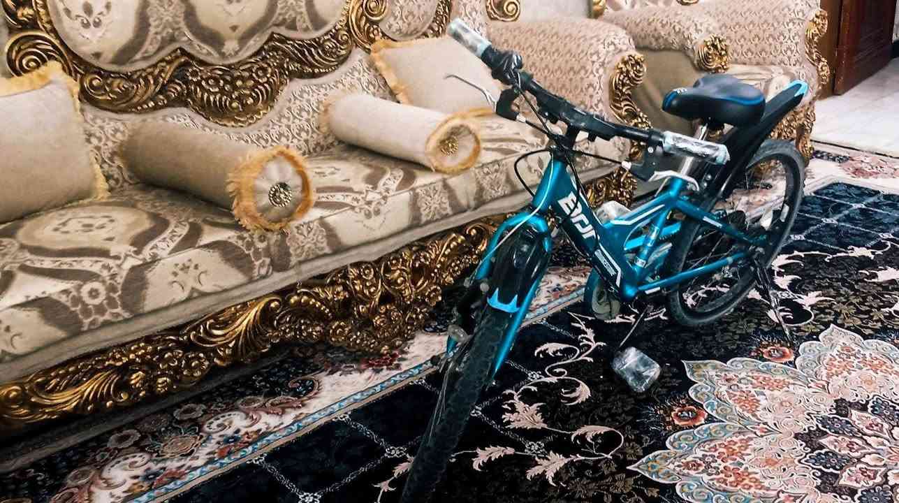 السلام عليكم //
بايسكل ياباني//
 المواصفات :
1//حجم البايسكل (24)

2// يحتوي على بدالة (6 سُرَع)

3// عداد سرعه فيكه (ديكور) 

4// السعر ❗❗(120الف) 
وبيه مجال
المكان الناصرية الشموخ


**إذا كنت صاحب هذا الإعلان وتريد حذفه لأي سبب، رجاءا أرسل رسالة إلى الدعم الفني**
