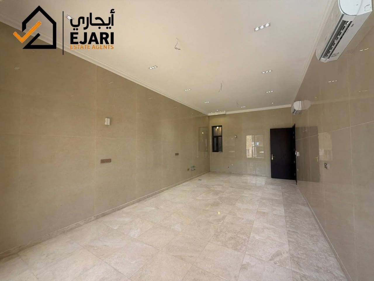 اعلان ايجار 
Ejari  إيجاري 
يوجد منزل في منطقه الاميرات بناء حديث غير مسكون داخل فرع هادئ سكني مساحه ٣٠٠ متر مودرن جدا راقي مجهز بالكامل سبالت 
يحتوي صاله +هول +مطبخ +حمام عدد٦ +غرف عدد ٥ وممكن اصير ٧ غرف +كراج +حديقه +مدخلين +بيتونه اكبيره ممكن اصير غرفه للشغاله 
للاستفسار  ***********
اذا مهتم بالسعر اكتب رقم 18 سوف يتم الرد خلال ثواني 
نقدم خدمه  اداره العقارات في جميع مناطق بغداد في حاله انك مشغول او امسافر وماعندك وكت اتابع البنايه او اي عقار يمنه الحل ايجاري بديل  
يلبي طلبك وانت مكانك بطرق حديثه 
او زيارتنا الى موقع الشركه في حي الجامعه الفرع مقابيل كليه الاداره والاقتصاد فرع مدرسه المباهج👇
 https://maps.app.goo.gl/uwkk4QPYd5EgivjP8?g_st=iw

 للمزيد من العروض يمكنكم الانضمام قناه التلكرام👇
https://t.me/omarEjari

وتساب 👇 فقط رسائل 
https://iwtsp.com/9647754445448

 التيك توك 👇
https://www.tiktok.com/@ejari86?_t=8V089pzmx7t&_r=1

 قناة  YouTube 👇

https://youtube.com/channel/UCPxpJjtiuOb1RoTmh_X9cZQ

#iraq #baghdad #kurdistan #iraqi #properties #property #investment #openhouse
#propertyinvestment #luxurylifestyle #apartment #sold #rent #apartments
#عقارات_المنصور #للايجار #ايجار #مجمعات #شقق #إيجاري #الجامعه  #المجمعات #شقق #سكني #اليرموك  #السلام #اليرموك #الجادريه #تجاري #الداوودي
