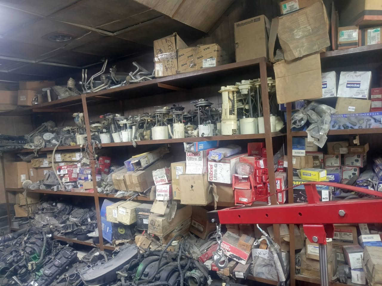 من رخصت الادمن
شركه السفينه لقطع غيار السيارات الامريكيه 
تفصيخ /جديد 
العنوان بغداد ساحت الطيران 
***********
