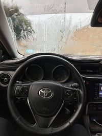 اخوان سلام عليكم سيارة دبيعها .ماعرف سعرها حظ وبخت شنو تسوه ٢٠١٨ .بيها...