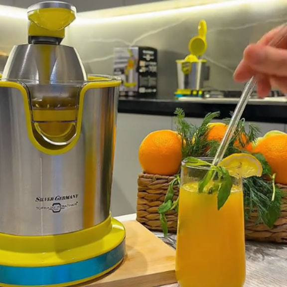 عصّارة سلفر الألمانية – عصير طازج خلال ثواني! 🍊
مع عصّارة Silver Germany  استمتع بعصير برتقال طبيعي يومياً بسهولة.
✨ قدرة قوية 500 واط
✨ رأسين لعصر مختلف أنواع الحمضيات
✨ ذراع ضغط لسهولة العصر
✨ صنبور لتعبئة العصير مباشرة
✨ سهلة التنظيف والاستخدام
💰 السعر: 35,000 دينار فقط
📍 العنوان: الفلوجة – حي الجمهورية
تقاطع العيادة الشعبية مقابل مدرسة الجمهورية الابتدائية
🏪 معرض الراوي للتبضع
🚚 توصيل داخل الفلوجة: 2000 دينار
🚚 توصيل جميع المحافظات: 5000 دينار
📞 للحجز مراسلة الصفحة أو واتساب: ***********
#عصارة #عصارة_برتقال #أجهزة_منزلية #الفلوجة #عروض #مطبخ
