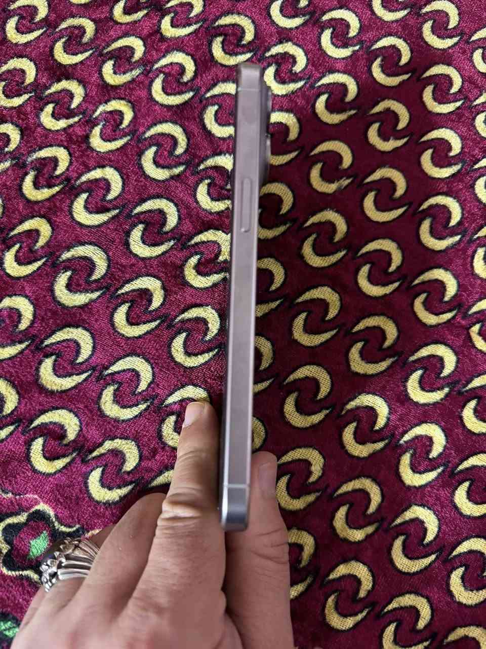 السلام عليكم
أيفون 15 برو ماكس 

ذاكرة 512 

بطارية 90 

دبل سمكارت 

الجهاز كلش نضيف السعر 1250 وبي مجال هذا رقمي ***********

مكانيّ البلديات
