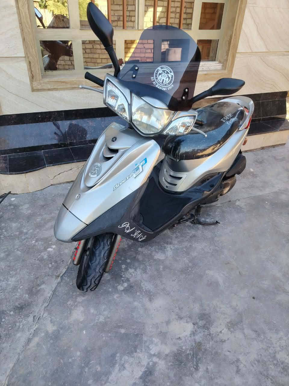 سلام عليكم
دراجة بريز ببغاء 140 كفالة عامة الدراجة صارلهة اقل الشهر منزلينهة رمبة الدراجة خير من الله  الدراجة شلعة ومعدل تشك الكاع 
اوراقهة كاملة مكملة  
المكان بغداد الدورة هورجب 
السعر 1.350 وبيهة مجال 
رقم ***********
وبي واتساب
