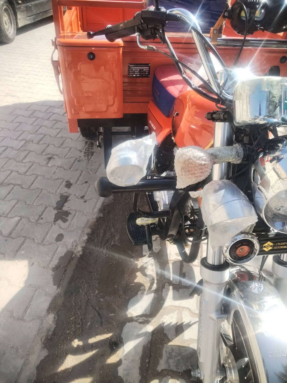 سلام عليكم الحلال للبيع موديل 2026 طالعة شركة قبل ايام مامشتغله ابد اوراق اصولي ترقيم اصولي بيها اضافات حلوة لون مميز سعرة 2500 مجاله قليل رجاا بدون احراج مصاله هواي من طالعة مكان بغداد الشعله 
***********
