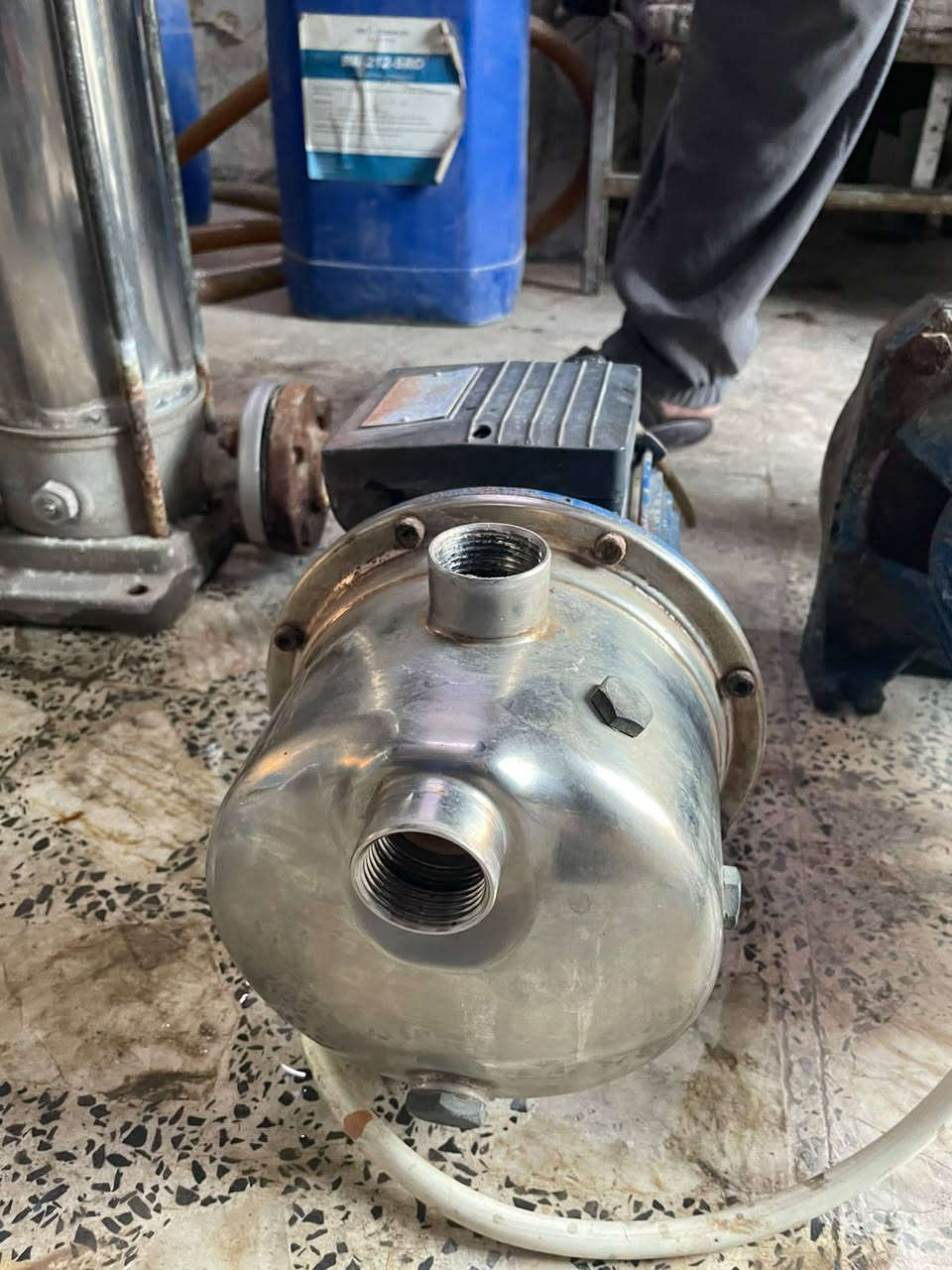 غراض محطه للبيع ماطورات عمودي سنكل يطالي ماطو بدائي يطالي ماطو ترس ماء ارو يطالي هاوزن امبرين مصاطر عدد 2 قاعده فلاتر عدد 2 حاقنات يطالي عدد 2 بورد جهاز تنقيه المياه هوزون عنوان بغداد مدينه الصدر رقم الهاتف ***********سعرها شلع مليون
