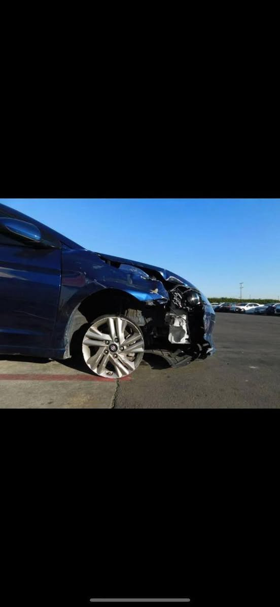 السلام عليكم سيارة النترا وارد أمريكي ٢٠٢٠ محرك دوش ماشيه ٦١ الف حادثها كما مبين بالصور السعر ١٤٢ ورقة بيها مجال  رقم الموبايل *********** عنوانها الشعب
