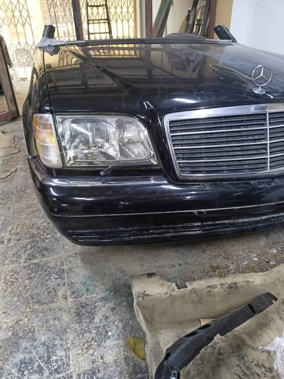 السلام عليكم مرسيدس شبح موديل 1966 رقم بغداد دولي للتعمير مع سياره مرسيدس شبح موديل 1996 وارد امريكي مقطعه ادوات كامله بكل تفاصيلها للبيع السعر 9500 دولار للاستفسار ***********
