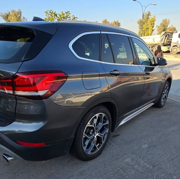 بي ام دبليو x1 2022
فل مواصفات مرقم اربيل
بصمه-بانوراما-كشنات جلد تدفأة -خزن ميموري + مساج 
حساسات امامية خلفية-كاميرا
رادار - هاند بريك بصمة
لد زينون -انارة داخليه ٨ الوان
تبريد قطعتين - وضعيات قيادة ٣ اقتصادية eco pro
تحديد مسار - صندوق كهرب- شاشة كبيرة-مخرج usb-tc-شاحن وايرليس-otustop-ويل كب 18 عنكبوت
محرك ٢٠٠٠ توين تيربو
سيارة ماشي ٣٠ الف فقط
ضرر صندوق مبدل فقط عدا ذلك مكفولة السيارة ايرباك سليم شواصي ولغد 
السيارة بحالة ممتازة

رقم صاحب سيارة ***********
