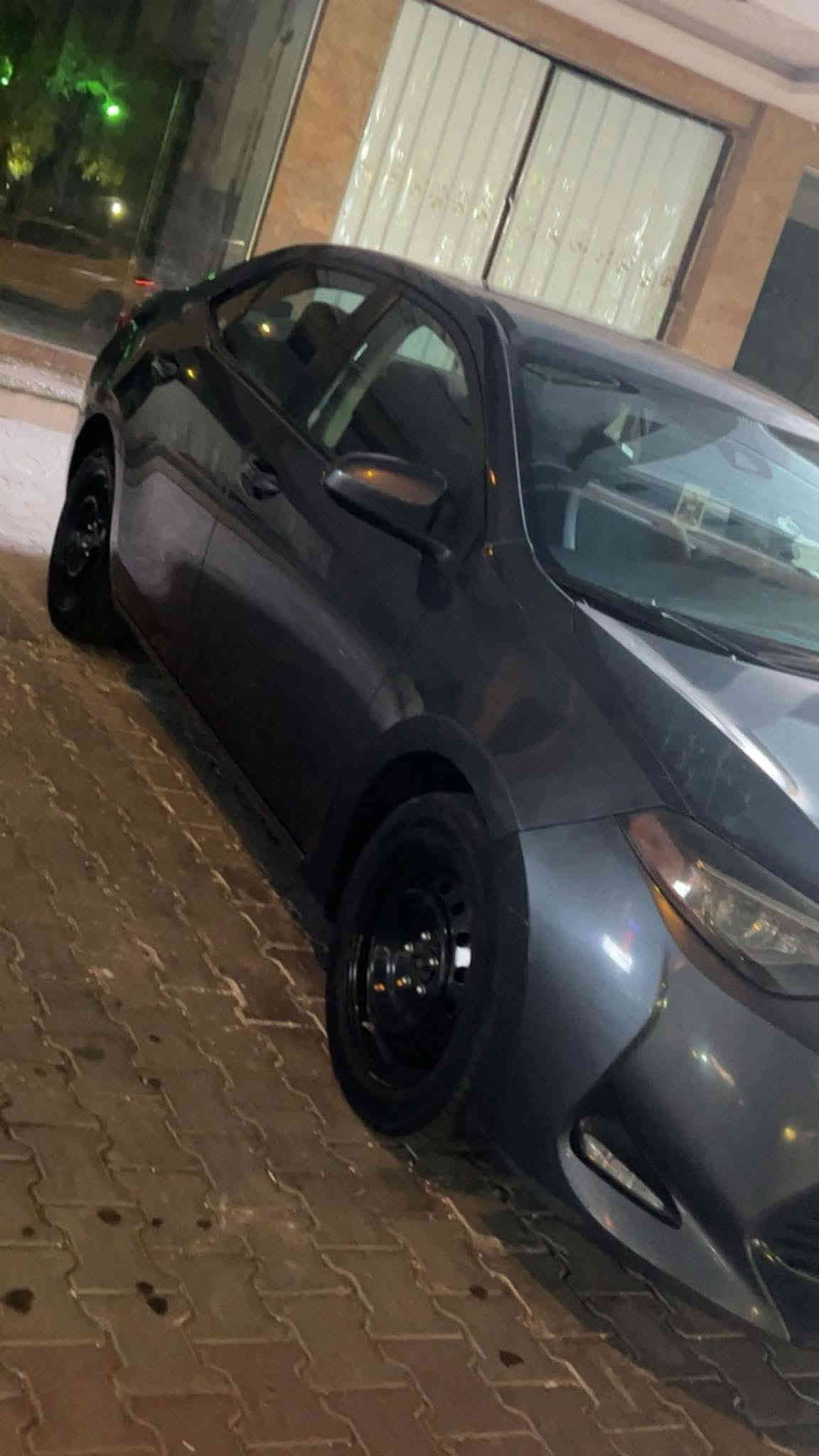 سلام عليكم كورلا ٢٠١٩ للبيع Le حادث امريكا بنيد و جاملغ وهنا صار بيها جاملغ خلفي ماشيها ١٧٠ ميل بيها مكينه قبل شهر شديتها  سعرها ب ١٣٥ وبيها مجال
***********
