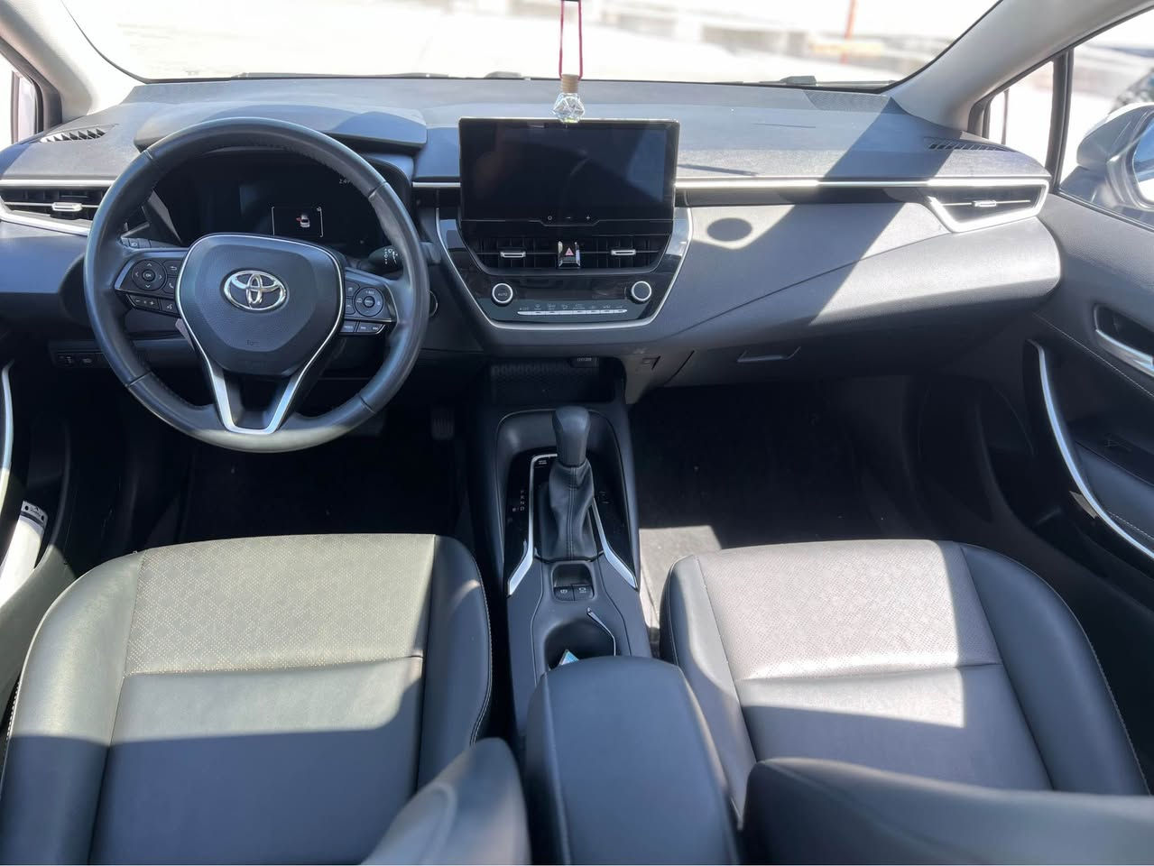 بە ناوی خوای گەورە

TOYOTA COROLLA 2025 HEV 🤍
تۆیۆتا کۆرۆلا هایبرید٢٠٢٥ 

كامل كامل ئه شياى شه ريکەیی له گەله (گاعی بیلادی تیایە
 هەلنەچراوە )+KQDكامل ئەشایی شه ریکەی لەگەلە  
  فول فول مواسفاتە ٢٠ هەزار رۆشتوە یەک PDR ی بچوکی هەیە چەمەلەخی دوای سایەق سەر هیلالەکەی و تەواو 
زۆر جایز زەرەری رەقەمەکەی دراوە 

به سمە سلايد حاسە  سوكان فولیۆم  بلاجكتورى بيلادى رادارى پيّش و دواوه  بالى بيلاد  كوشن جلد  خەتی جاده  کەپی  بيلاد  سيستەمی  مكه به رەی بیلادی
شوين شه حن و وايرليس جارج  ته بريد مه ركه زى 
ته حديد سورعه  گیچ ئەلکترۆنیو مۆد 
لايت پيش وپشت ليد  لايت ئوتو و زينون عەدەسە 
ئاويّنه كاره باى - سه كن- سايه ق
٤جام كاره باى و ئوۆتۆ  شاشه گەورە -كارپلەی -
كاميّراى بيلادى  بريّك به سمه 
ئۆتۆ هولد  زوّر مواسه فاتى تر 

نرخيشى خوار بازار شوين سليمانى
*********** -viber-watsuup السليمانية, العراق
