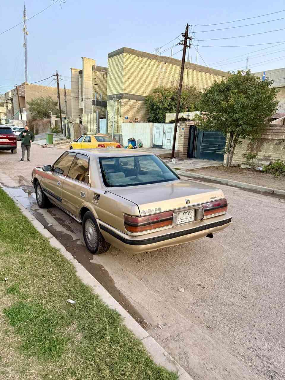 هارتوب بلاد بدون تحوير يسره السياره داخل نضيف كشر نضيف صدر جديد تخم تاير جديد باتري جديد كهربائيات السياره كله شغاله لايت جام 4 كهرباء سياره حلوه بس متروكه سعرها 33 رقمها انبار مشروع وطني ب اسمي شررط التحويل مكاني بغداد حي جامعه خضراء *********** بغداد, العراق
