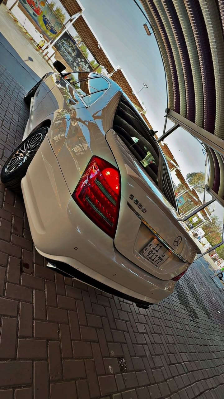 السلام عليكم مارسدس اس باب طويل 2009
للبيع او مراوس 
وارد يابان مكفوله من الضرر
صبغ قبغ جنطه وشويه بلجامغ الجاملغ الخلفي فقط
بدون شخوط / بدون رصعات 
عليها كت كامل AMG 
المواصفات فول 1/1 :
- محرك 8 سلندر 550 
- فتحة سقف SlideRoof
- ابواب شفط كهرباء
- صندوق كهرباء
- داخل لن اسود و مطعم ب صاج
- كشنات جلد + خزن Memory
- كشنات كهرباء امامي / خلفي
- شاشة وسائط + كاميرا خلفية
- مري شفط / اشارة بالمري
- ماوس تحكم + تحكمات ستيرن
- حساسات اصطفاف امامي / خلفي
- سيدي جينجر 6 اقراص
- سستم صوت HarmanKardon
- ستيرن كهرباء و تدفئة
- تبريد منفصل + قطعتين مع تحكم خلفي
- لايتات داينمك اوتو Dynamic 
- بردات ابواب + برده خلفية
- تچاوي كهرباء امامي + خلفي
رقم ابغداد الجديد
السعر 185 
السيارة كل شي بيها بلادي و كل اوبشناتها شغاله
تايرات جدد شادها 
مسويلها ادامه سيرفس كامل و لا كلوب مشتغل بالدشبول
العنوان بغداد الغدير مقابل شقق زيونه ***********
