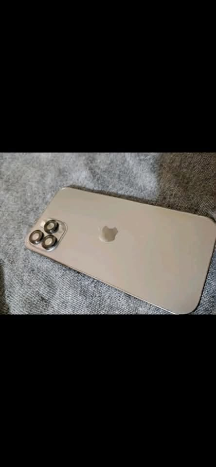 ايفون 12 برو فقط نضيف للبيع
بطاريه 92
ذاكره 128
مامفتوح شرط  
تواصل واتساب ***********

