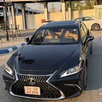 لكزس 300h • ٢٠٢٥ • ١٩٠٠ ميل