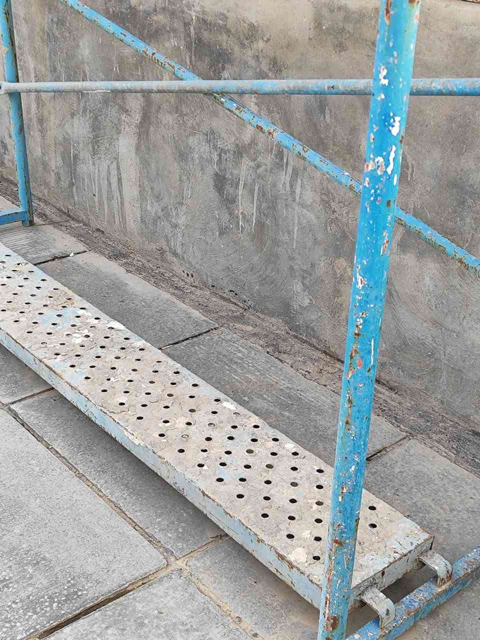 السلام عليكم
موجودة سكلة للبيع نضيفة وياها درابين حجم كبير عرض مترتين نص طول مترتين هذا رقم وتساب ***********
