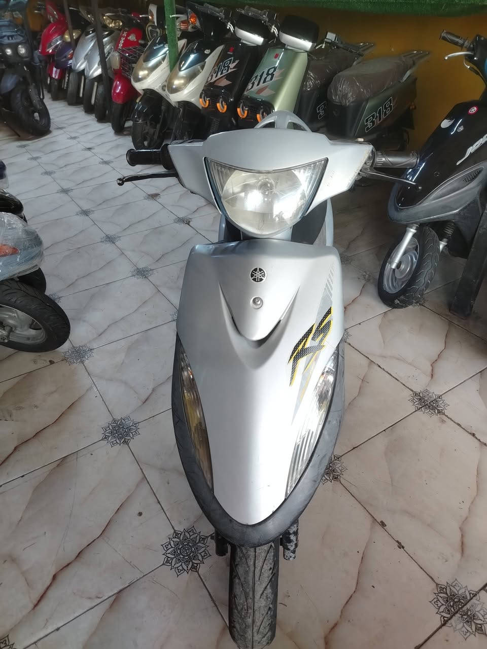 سلام عليكم دراجه ماكس عدله للبيع شرط حاويه ختم واحد ويا المحرك تجي تفحص وين ما يعجبك جهازه من كلشي السعر خاص العنوان ديوانية ***********
