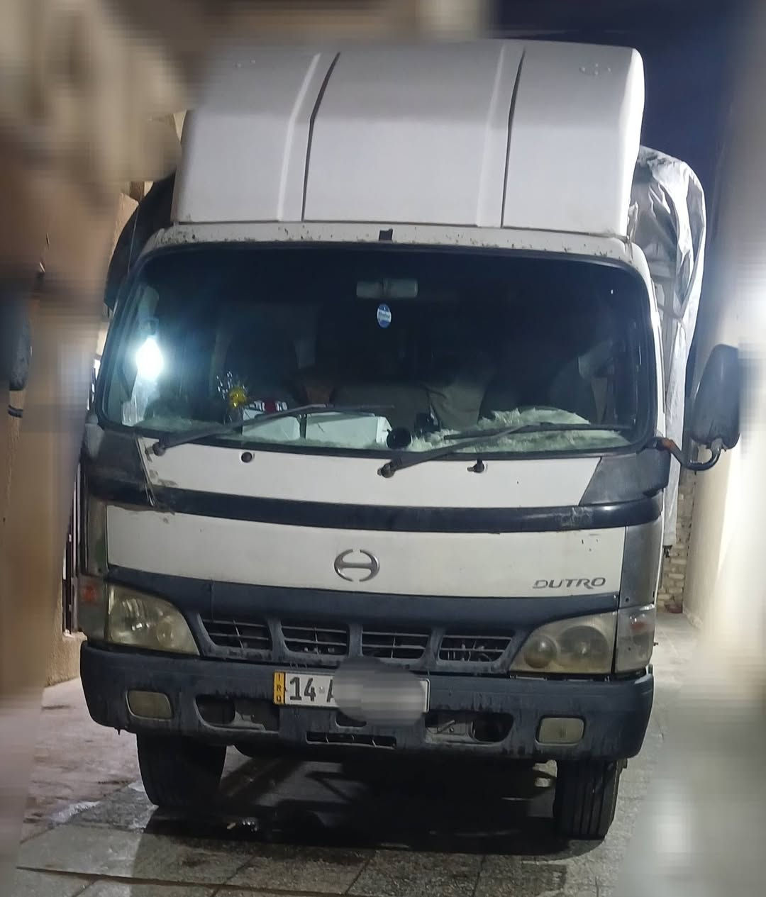 سلام عليكم سياره للبيع كنتر. نوع السياره هينو أنكر  حجم ٣٠٠.  رقم بصره مكان بغداد  مول ٢٠٠٥.   رقم دوالي  سياره جاهزه للعمل سعر  ١٣٠.    طول شاصي ٥ متر  والبدي ٥ و٤٠.       ***********
