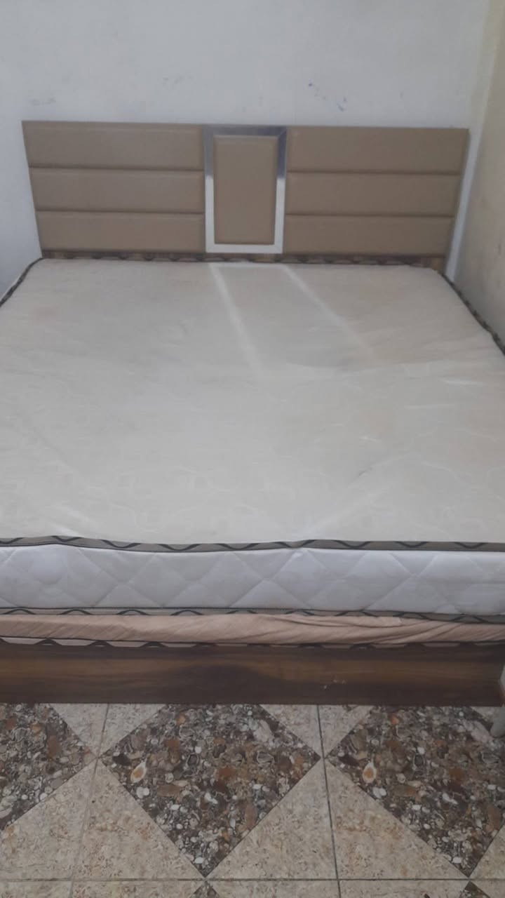 غرفه نوم نظيفه اي عيب ما بيها سعرها 425 مكانها بغداد الشعب في صباح الخياط مع الدوشك مالتها اللي يريد يجيب الصوره ويجي خاص


**إذا كنت صاحب هذا الإعلان وتريد حذفه لأي سبب، رجاءا أرسل رسالة إلى الدعم الفني**