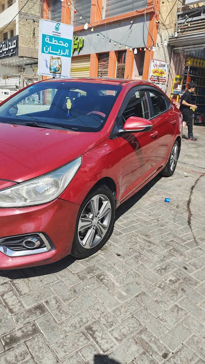 ❤‍🔥❤‍🔥 اكسنت 2020 خليجي
المواصفات : 
تحكم ستيرن 
فتحة سقف 
مري شفط 
كير AT 
شاشة اندرويد
حجم المحرك 1600cc دوش المرغوب
تبريد قطعتين امامي + خلفي 
عدد ويل كب شركة 5 
كهربائيات السيارة 💯
صدر السيارة 💯
داخل السيارة 💯
كير السيارة 💯
تدفئة + تبريد 💯
منظومة غاز بالاضافة الى البانزين يعني تنسه الازمات وتنسى الصرف وتعيش حياة سوبر 💰
عداد الكيلو متر 100 🆙
بيها ملاحضات بسيطة على الشكل الخارجي بيها بارد خفيف بخشم الجاملغ الامامي وبالباب الخلفي 
صبغ قبغ البانزين فقط فقط
 شواصي مكفولة مكينة وكير مكفولة السيارة خاضعة للادامة الكاملة والدورية السيارة بأسمي شرط التحويل سنوية 2030
السعر : 126 
العنوان : الدورة 
للاتصال : ***********
علق بتم فقط رجاءا وادعو بالتسهيل للجميع وصلو على نبينا محمد ❤
