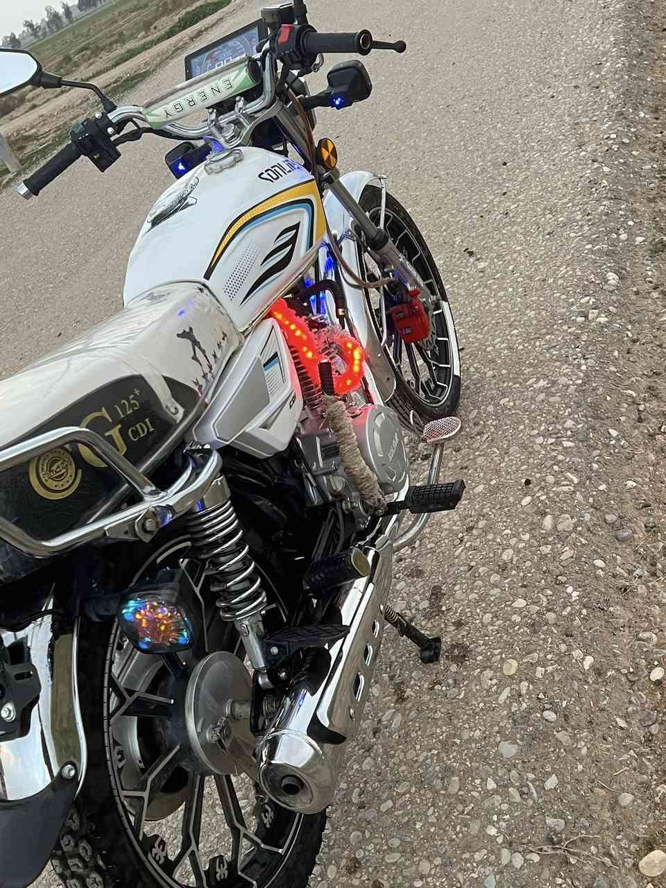 سلام عليكم مأطور البيع ٢٥ شاشه آيبات مآبي كل عيب تايرات ثنين جديد اسويج وبصمه أوراق كامله سعر اتصل وتدلل مكاني دهلكيه ***********
