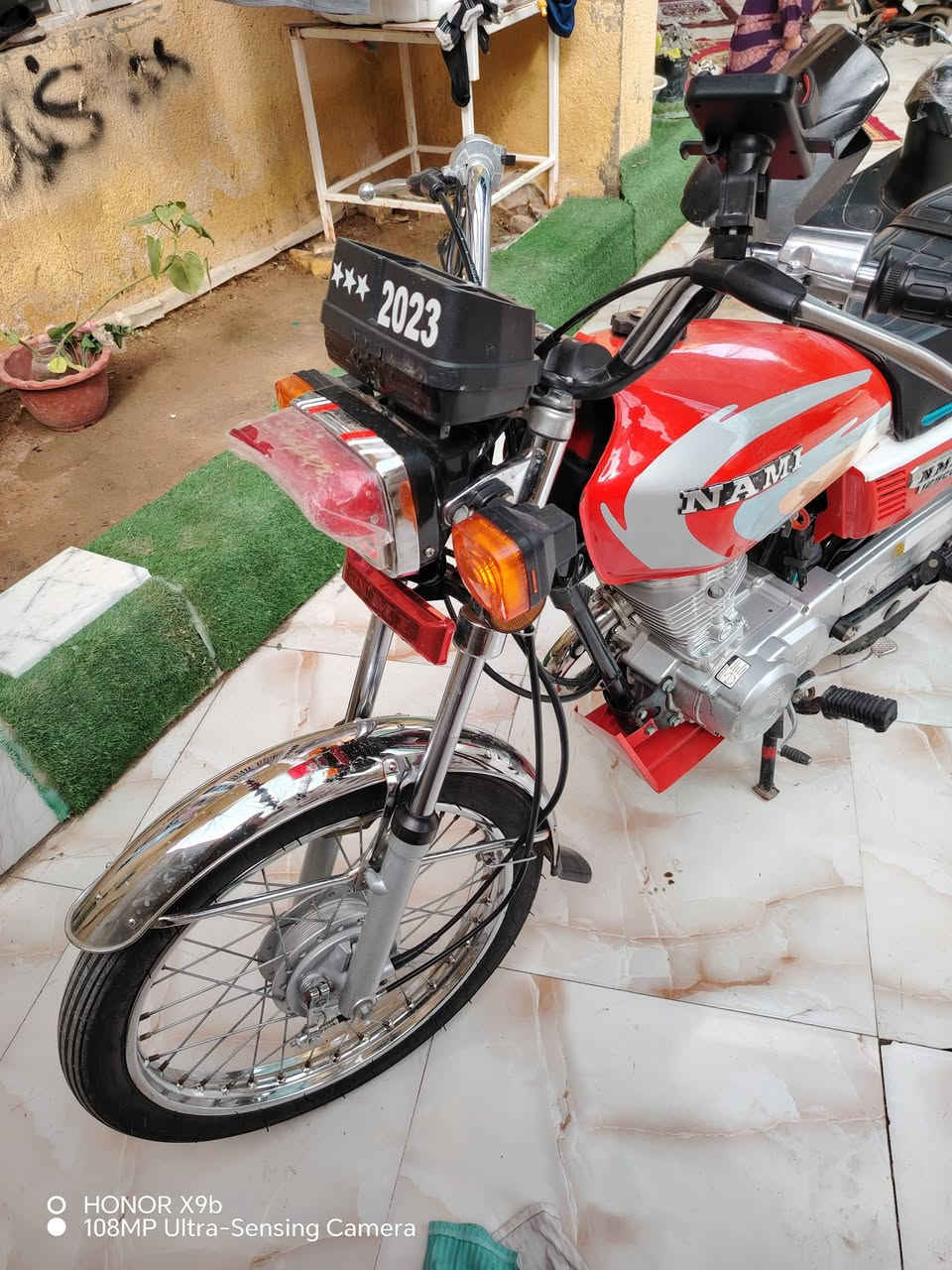 سلام عليكم دراجات للبيع نامه شلامجه اصلي ٢٣ وكيله سيد خلدون سعر مليون و ٣٠٠ أوراق  وثانيه ساسوكي 60 دراجه يرادله باتري دراجه شغاله معدل وشلعه سعره ٢٠٠ مكاني ميسان قضاء لمجر كبير ناحيه العدل ***********
