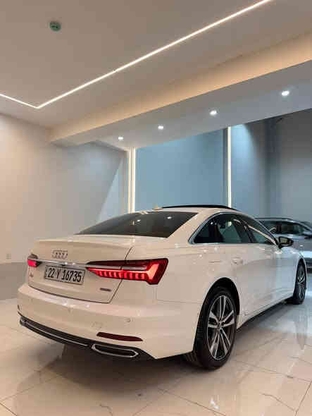 اودى A6 كواترو
موديل/2023
سيارة بدون صبغ بدون ارباك
رقم اربيل 
ماشى /16879مايل
موبايل/***********/***********
سعر/375$
