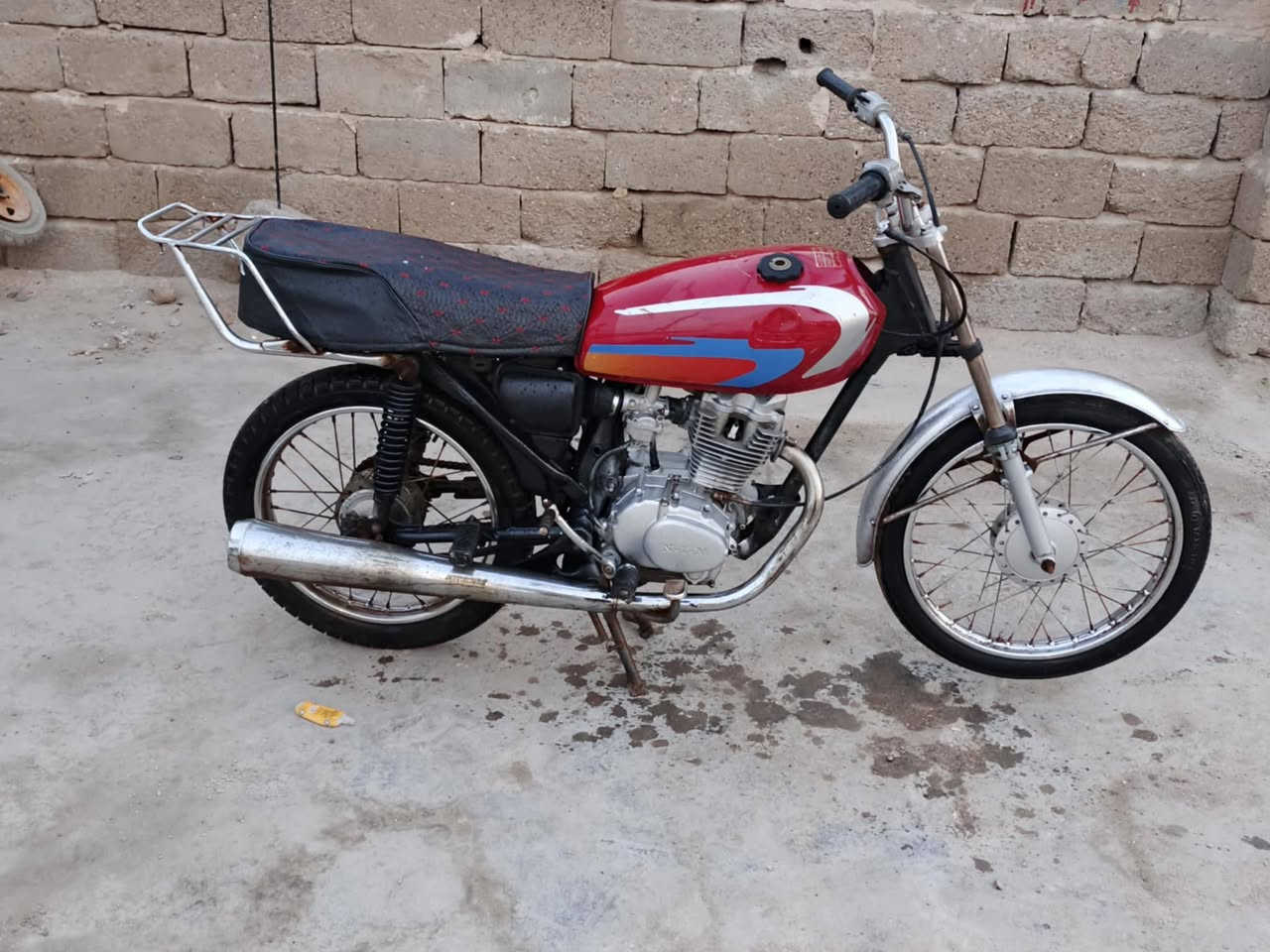 السلام عليكم شباب دراجه للبيع مكان بصره تقاطع العسكري السعر 350 بها مجال قليل***********
المو شراي لا يدخل خاص ويتعبني ويتعب روحه
