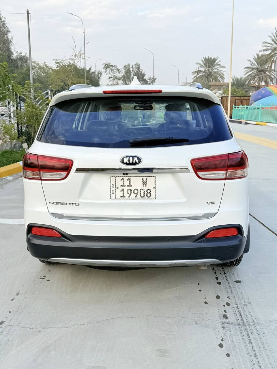 يالله
سورنتو  2016 خليجي كويتي اعلى فئه فول مواصفات 1/1 
6 سلندر محرك دوش 7 راكب رقم بغداد جديد 
سيارة كاملة مكفوله رقم بغداد باسمي اي ضرر مابيه
مواصفات كامله سايد بريك بصمه مري شفط 
تنته تخم تاير جديد تحكم ستيرن تبريد تدفىه كامل للسيارة
كشنات الاماميه كهربائيه مع التدفىه والتبريد 
اربعة انضمة قيادة 
شاشة لمس شغاله 
شرط الفحص سيارة مال بيت 
السعر ٢٣٠ بيه مجال حك الجيه
***********
***********
