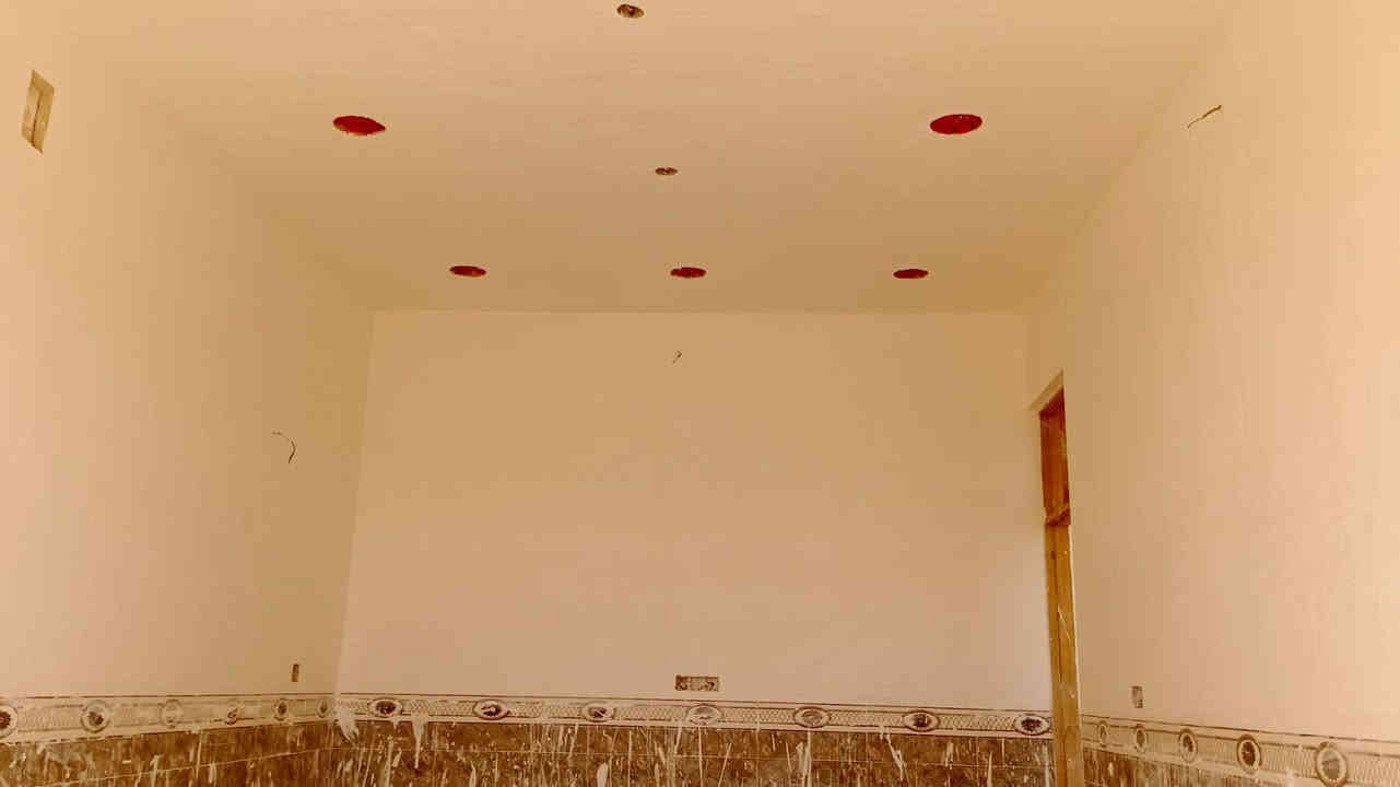 سلام عليكم بناسبه امطار ورطوبه قويه خلفه متفرّغ لبخ جص بورك تشميع اصعد ارتفاع وسعر مناسب رقمي ***********
