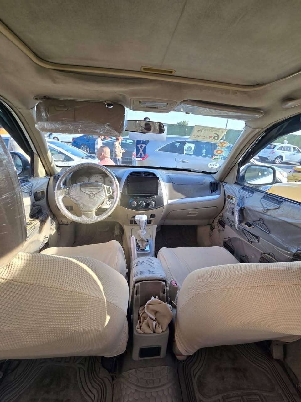 شيري تيغو 2012
السيارة جاهزة بدون نقص
فتحة
بدون صبغ مكفول الگشر
مكينة جديدة بدون تنقيص 
گير جديد 
صدر جديد
مكان السيارة 
بغداد الامين الثانية
السعر
60 ورقة وبيها مجال
للتواصل ***********
