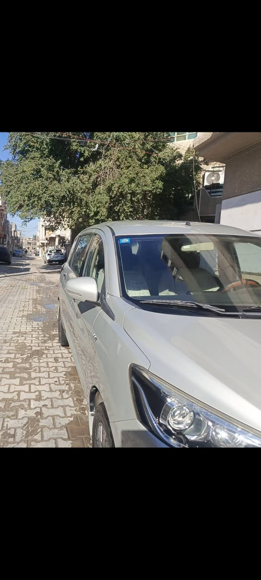 سزوكي ارتيجا موديل 2022 شركه الصادق على وضع الشركة لازالت بل ضمان ماشيه50 الف بيه فقط شخوط سياره اقتصاديه جدا بسمي سنويه ورقم جديد الاتصال ***********
سعر 20 مليون
مكان بغداد قرب جامع النداء
