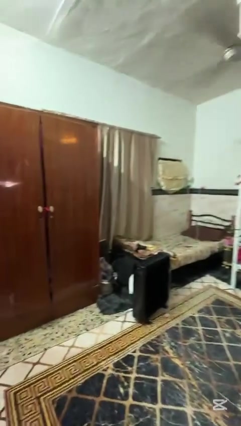 السلام عليكم
يعلن مكتب الثقة للعقار للبيع والشراء في منطقة الوشاش

عن بيت للبيع عكاده طابقين نظيف جدا و 

جاهز للسكن في منطقة الوشاش

مساحة البيت  ١٠٠  متر

واجهة البيت  ١٠   متر

نزال البيت   ١٠ متر

سند مستقل بسم شخص واحد 

موقع البيت من جهة شطيط

يتكون الطابق الأول من استقبال و مطبخ و

خدمات مفصوله و غرفتين نوم و منور

يتكون الطابق الثاني من غرفة نوم و سطح كاشي
استفسار الاتصال على الأرقام

*********** واتساب
***********

***********
*********** واتساب

بإدارة / علي حسن جارالله العلوي
بإدارة / خالد علي مدلول الساعدي

ومن الله التوفيق للجميع
