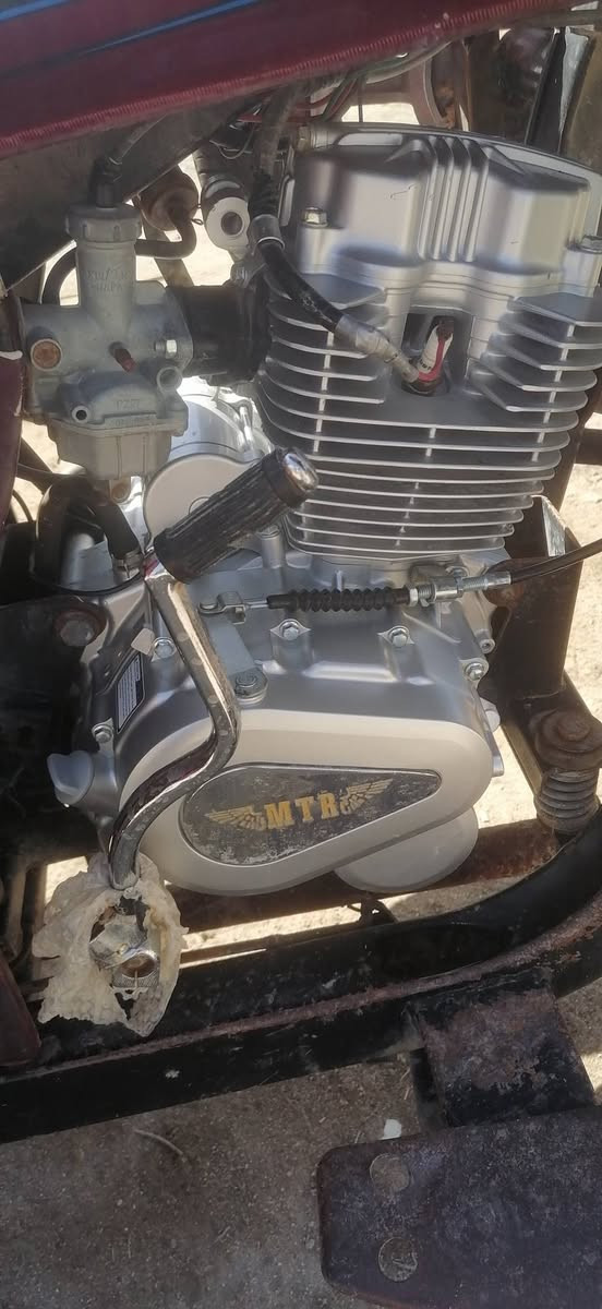 سلام عليكم مرخصت مدير الكروب محرك 150للبيع جديد ماصارله هواي من شتريته جديد مامحطوط علي اصبانه  سعره 200 قفل مكاني به قضاء المدينه وهاذ رقمي ***********وبي وتساب
