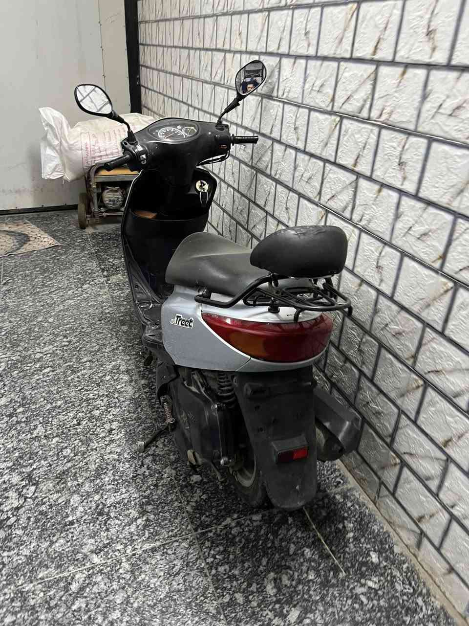 اكزز تريت للبيع كامله الدراجه كهربائيات كلها شغله فيت بم نوزل باتري تاير خلفي كلها جدد مكانها كربلاء قرب مستشفى الكفيل ***********
