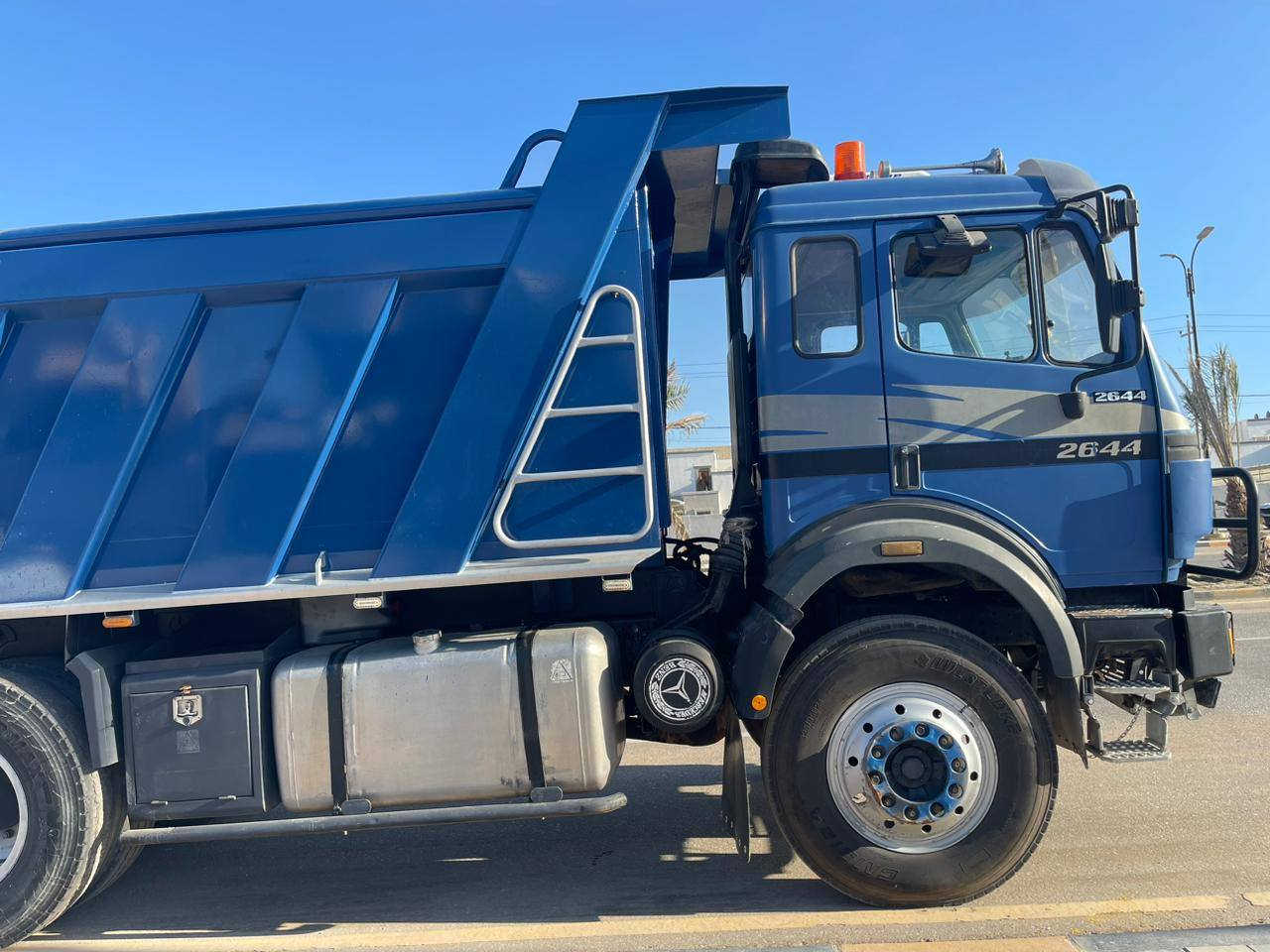 السلام عليكم البيع البي قاطره ومقطورة مديل ٩٥ مكينه 44 كير 155  مكاني نجف 
 ***********
***********
