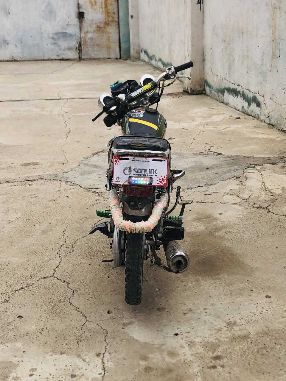 السلام عليكم تايكر موديل20للبيع نشاط معدل كهربائيات 
دراجه خير من الله سعر 350بيه مجال واتساب***********
