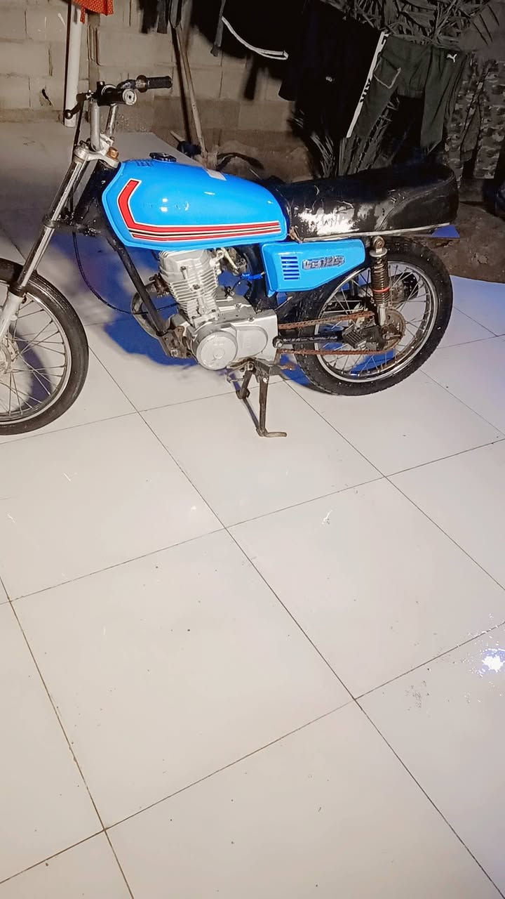 سلام عليكم دراجه للبيع ب 350  وبيها مجال عنوان البصره ابو الخصيب رقم :***********
