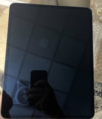 عندي ايباد 11 m4 حجم 13 اكبر حجم نموذج m... بطاريه 97 ... عدد دورات ال...