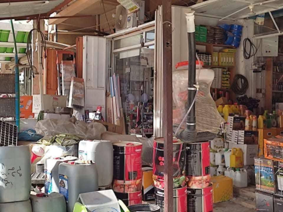 سلام عليكم 👋
عقار للبيع 

المكان:   واسط الكوت منطقة الشرقية (شارع الكص)
                     ركن شارع تجاري 

                 عدد المحلات:   5

                 عدد الشقق:   2

             المساحة:    220
    عمر البناء:    جديد 2014      

     رقم مبايل :***********
