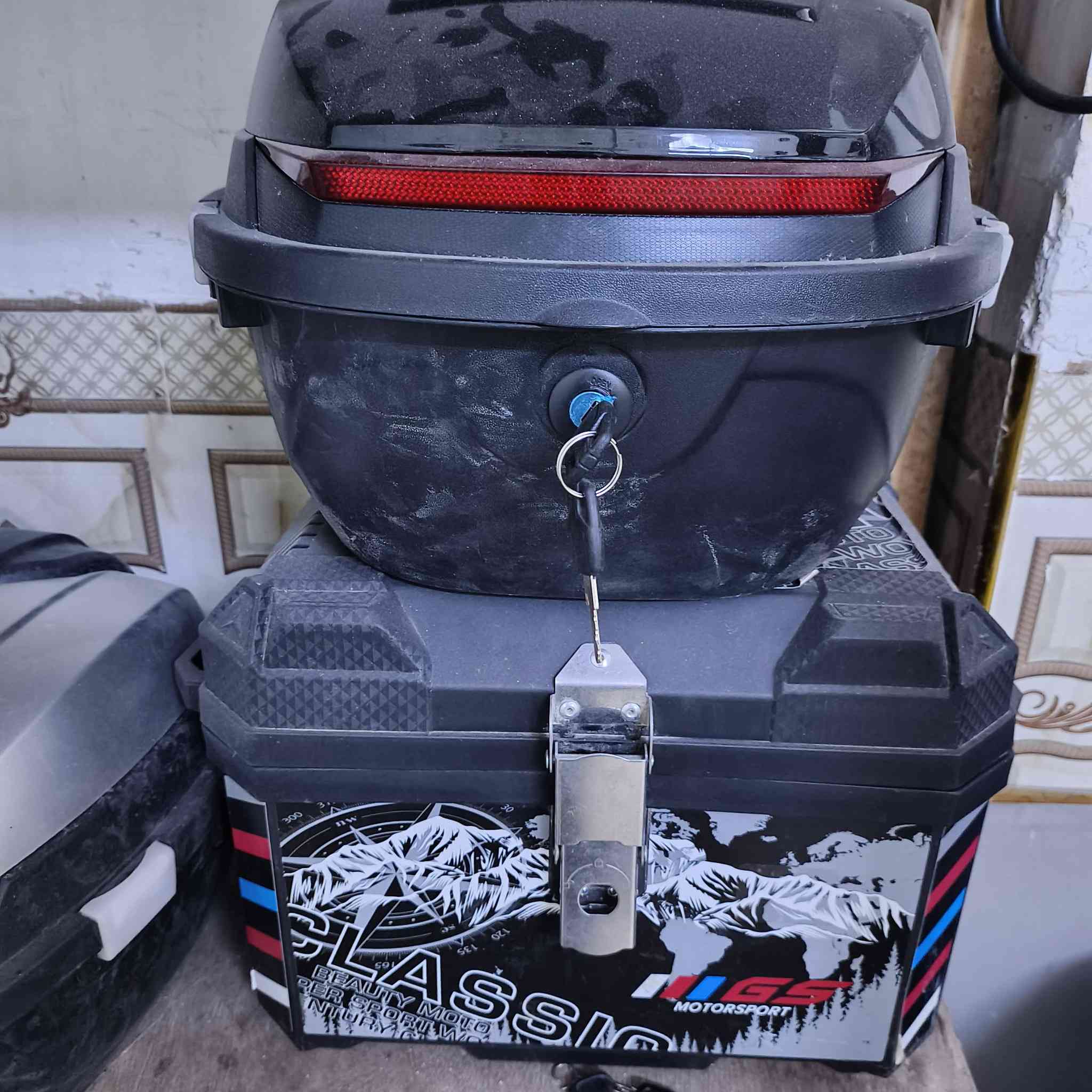 سلام عليكم شباب البيع مواطير شحن كله شغال وضع شركه شركات راقيه مواطير حديث مواطير 6بطاريات جديد ومستخدم شي قليل شرط فحص وضمان يوجد الغراض إلا مواطير شحن كلشي موجود سعار مناسبه جنط تايرات مرايات شاحنات دسكات هونات زنون عالي وناصي جاملغات خوذ غراض الماس كلشي متوفر كله جديد مكان الرمادي التاميم القادسية الأولى قرب شارع 60 لاتصال على رقم الهاتف *********** السنا الوحيدين بس الأفضل
