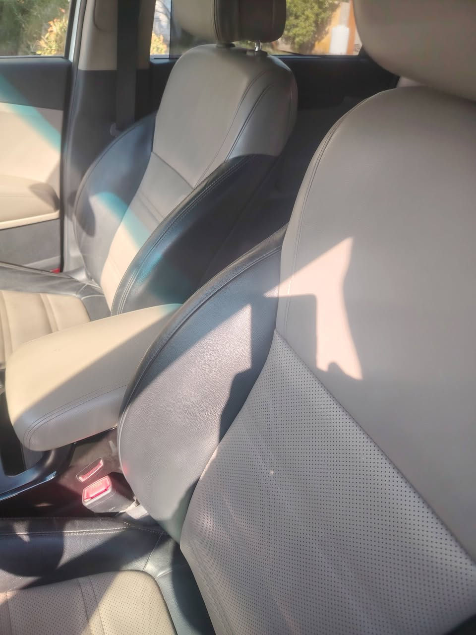 سورنتو موديل ١٦ فول مواصفات مكينه ٦ فور ويل خليجي انطخت عندي بالصفحه صبغت بيهه بابين عكس السايق بدون دواخل وبنيد صوره الحادث مرفقه بالمنشور السعر ١٩٠ وبيهه مجال ***********
