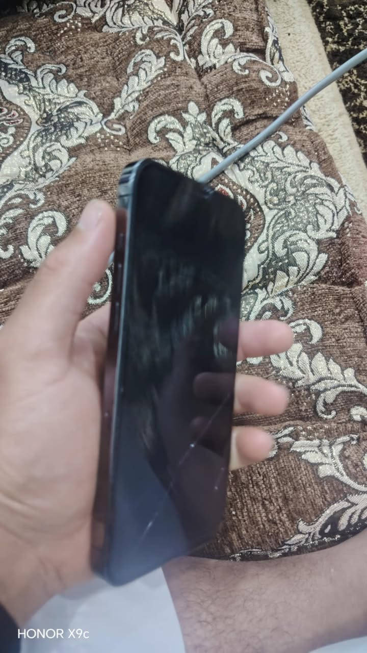 السلام عليكم ورحمة الله وبركاته

اعادة نشر  
ايفون 12 برو ماكس للبيع
بطارية 83 
ذاكرة 256
جهاز بلادي شرط 
الشخوط هذي باللزگه

السعر 450 تواصل خاص 
او الاتصال 
***********
