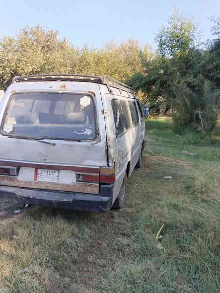 سلام عليكم سياره للبيع 94مصفره هيئه وغرامات تخم تاير راعيهة موجود سنويه ال 27 السعر 22 وبيه مجال ***********
