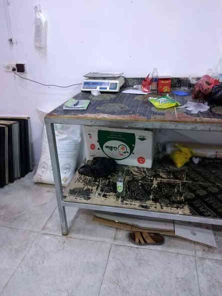 السلام عليكم عدة فرن كهربائي كاملة للبيع
فرن طبقتين مع عجانة  مع عرباين ٢ وشروح وعارضة وميز مدرج عدة كاملة 
موصل الايسر للتواصل عالرقم
***********
***********
