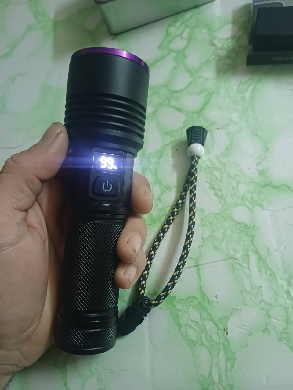 لايت UV فوق الاشعة البنفسجية 
اشتربته جديد غير مستخدم بس فحصته ورجعته بالكارتونة مالته 
السعر 25


**إذا كنت صاحب هذا الإعلان وتريد حذفه لأي سبب، رجاءا أرسل رسالة إلى الدعم الفني**