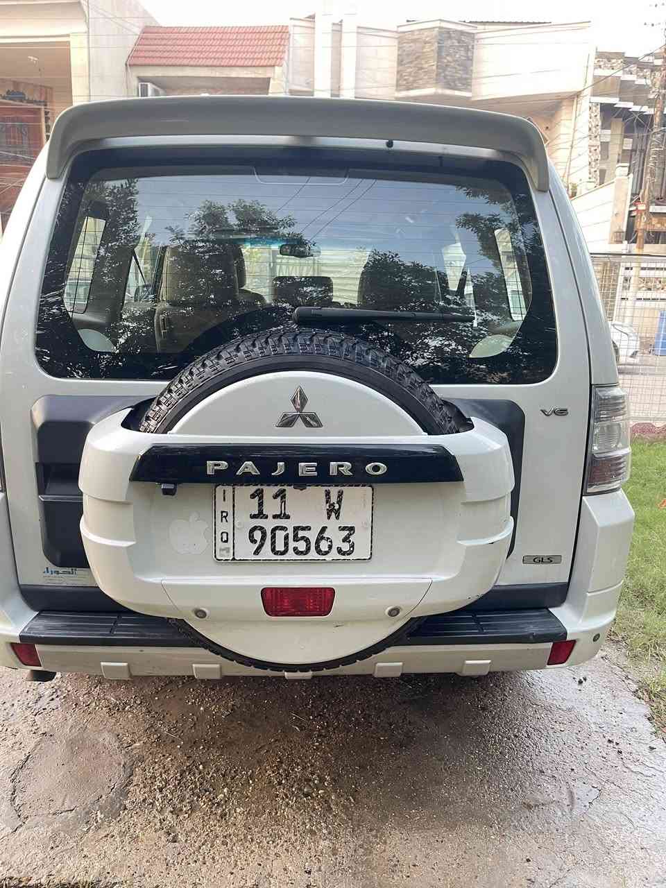 السلام عليكم …من رخصة الادمن 
باجيرو حبتور 2014رقم بغداد بأسمي للبيع السيارة استخدام شخصي قليل جداً ماشية 138400الف كيلو قابل للزيادة جاهزة من كل شيء 
شاشة كبيرة وشاشة داش كام وبصمة تشغيل وترحيب وجكات للبنيد وباقي السيارة كله بلادي تخم تايرات جديد ودوشمة مخمل جديدة مغلفة ثلجي ايضاً جديدة 
رحم الله والديه الي يترك كلام طيب ويعبر عن اصله الطيب 
للتواصل *********** ومتواجد على الفيس والواتساب 
السعر 175 ورقة
