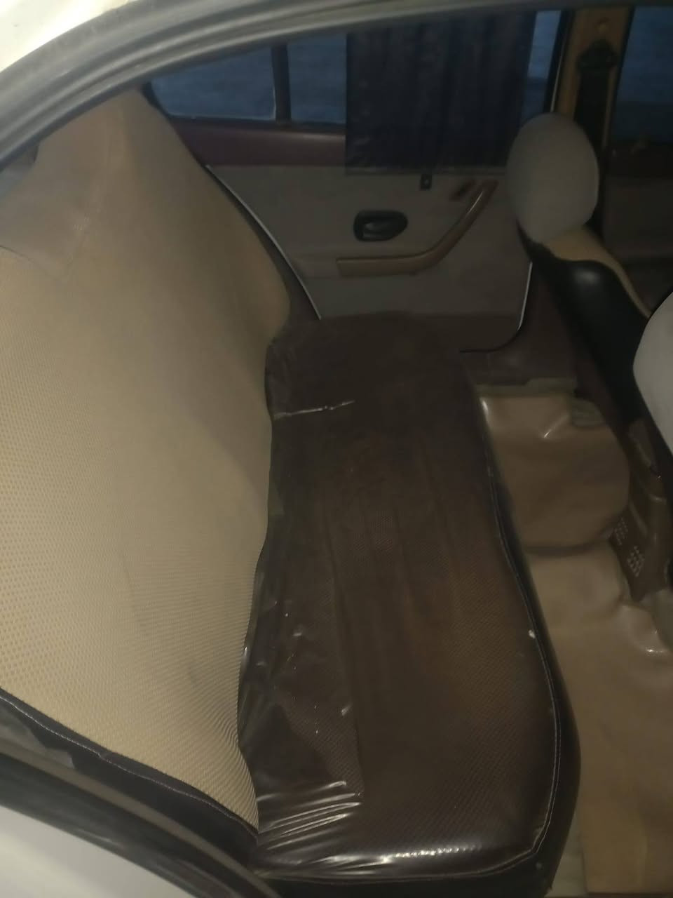 سمند موديل 2011 مشروع وطني تخم تاير ناطق تبريد ارضيات سفاري مدوشمه كل هالسياره خير من الله مكينه خير من الله السياره حلوه ونصبه سعرها 56 سياره ما تعبانه باسم ابني طالب جامعي بس يروح بيها للدوام ويرجع مركونه بالباب 24 ساعه اللي يريدها يتصل على الرقم *********** رقمها بغداد العنوان بغداد الشعب شارع الصحه
