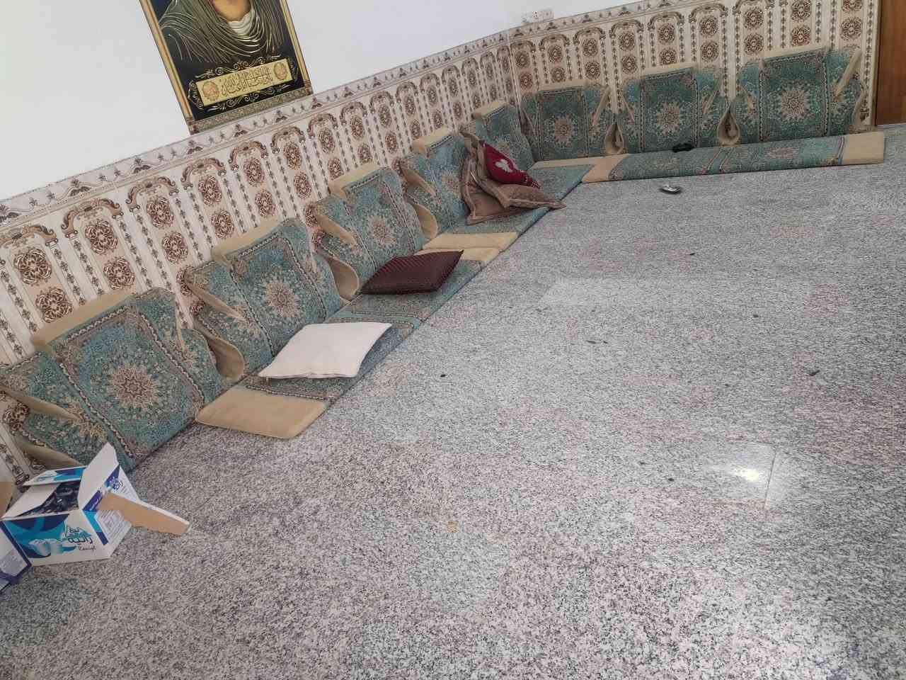 جلسه عربيه تكفي استقبال 6ب4
عدد الأرضيه 5 عدد تجوة الظهر 12
السعر 170
***********
*********** منطقة طليحه ((الدلفيه))
